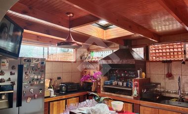 Casa en Venta en Rojas Magallanes / Jardin Alto