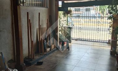 Casa en Venta en Rojas Magallanes / Jardin Alto