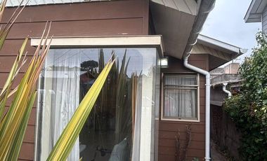 Vendo Casa Individual , de un piso!! Portal de San Pedro.  Con buen terreno.