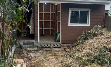 Vendo Casa Individual , de un piso!! Portal de San Pedro.  Con buen terreno.