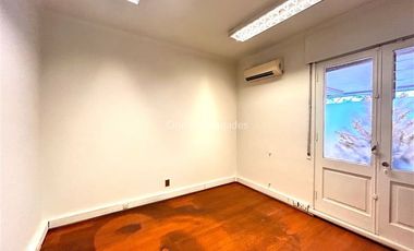 Casa en Venta en Alberto Henckel | Casa-Oficina en Venta | Providencia | One Propiedades