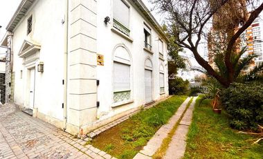Casa en Venta en Alberto Henckel | Casa-Oficina en Venta | Providencia | One Propiedades