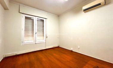 Casa en Venta en Alberto Henckel | Casa-Oficina en Venta | Providencia | One Propiedades