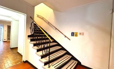 Casa en Venta en Alberto Henckel | Casa-Oficina en Venta | Providencia | One Propiedades