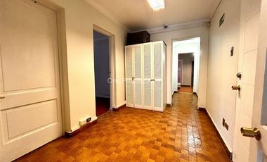 Casa en Venta en Alberto Henckel | Casa-Oficina en Venta | Providencia | One Propiedades