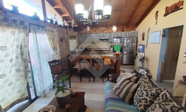 Casa en Venta en Metro Rojas Magallanes/ Villarrica