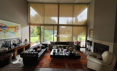 Casa en Venta en Condominio Polo de Manquehue II | Casa en Venta/Arriendo 4D5B | Colina | One Propiedades