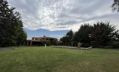 Casa en Arriendo en Condominio Polo de Manquehue II | Casa en Venta/Arriendo 4D5B | Colina | One Propiedades