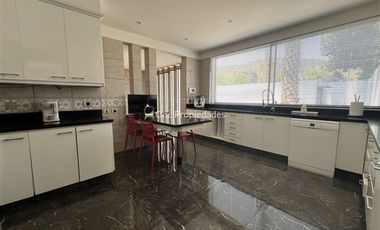 Casa en Arriendo en Santuario del Valle/Los Trapenses | Casa en Venta 5D4B | Lo Barnechea | One Propiedades