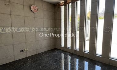 Casa en Arriendo en Santuario del Valle/Los Trapenses | Casa en Venta 5D4B | Lo Barnechea | One Propiedades