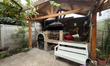 Casa en Venta en Presidente Errázuriz, casa en venta 5 dorm y 3 baños, gran jardín, Buin, One Propiedades