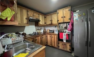 Casa en Venta en Presidente Errázuriz, casa en venta 5 dorm y 3 baños, gran jardín, Buin, One Propiedades