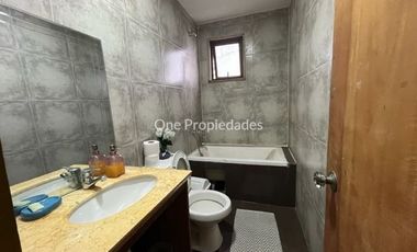 Casa en Venta en Presidente Errázuriz, casa en venta 5 dorm y 3 baños, gran jardín, Buin, One Propiedades