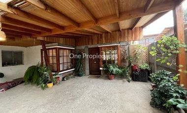 Casa en Venta en Presidente Errázuriz, casa en venta 5 dorm y 3 baños, gran jardín, Buin, One Propiedades