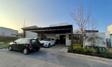 Casa en Venta en Santa Elena | Casa Venta (4D 3B) | Colina | One Propiedades