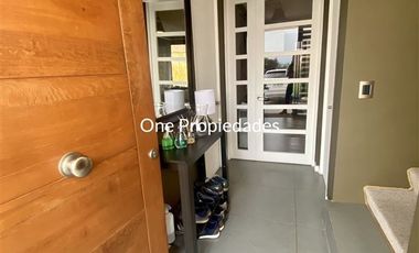 Casa en Venta en Santa Elena | Casa Venta (4D 3B) | Colina | One Propiedades