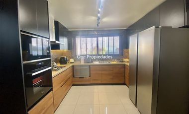 Casa en Venta en Santa Elena | Casa Venta (4D 3B) | Colina | One Propiedades