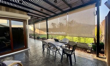 Casa en Venta en Santa Elena | Casa Venta (4D 3B) | Colina | One Propiedades