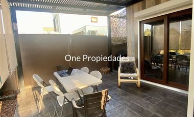 Casa en Venta en Santa Elena | Casa Venta (4D 3B) | Colina | One Propiedades