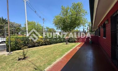 Casa en Venta en Departamental / Plaza Quelhuenco
