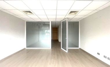 Oficina en Arriendo en Venta Oficina 45m² Las Condes La Dehesa