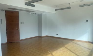Oficina en Arriendo en La Dehesa- Portal | Oficina en venta o Arriendo 45m2 | Lo Barnechea