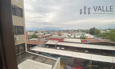 Venta oficina amoblada con estacionamiento Brasil.