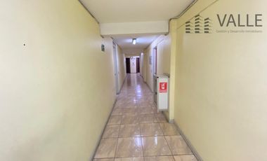 Venta oficina amoblada con estacionamiento Brasil.