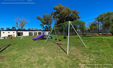 Excelente casa en obra sobre lote interno en San Juan Chico – Hudson, Berazategui