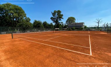 Excelente casa en obra sobre lote interno en San Juan Chico – Hudson, Berazategui