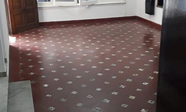 Chalet 4 amb. con quincho y patio