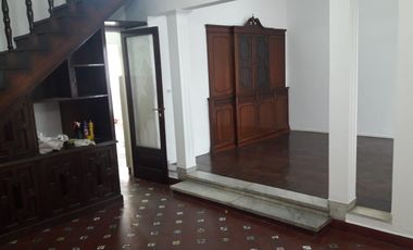 Chalet 4 amb. con quincho y patio