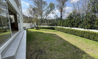 Casa con doble seguridad y vista al bosque a 5 mins de la caseta de acceso