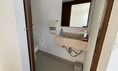 Casa con doble seguridad y vista al bosque a 5 mins de la caseta de acceso