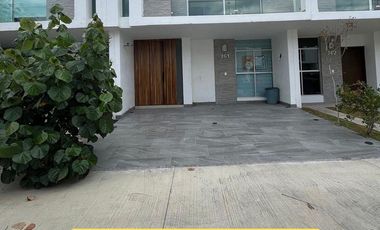 Casa en Renta en Natura Residencial