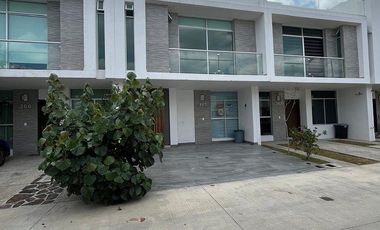 Casa en Renta en Natura Residencial