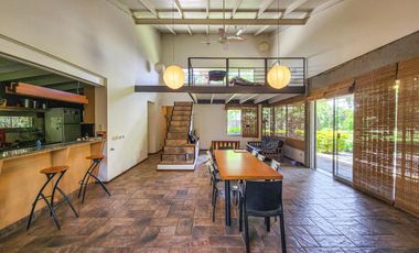 Casa quinta de 3 dormitorios con amplio jardín en Funes