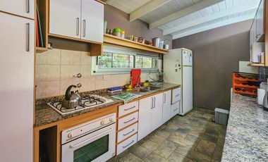 Casa quinta de 3 dormitorios con amplio jardín en Funes