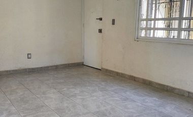 Amplio y remodelado departamento en renta col. Arenal.