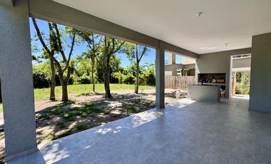 Casa en  Santa Elena, Pilar del este