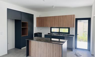 Casa en  Santa Elena, Pilar del este