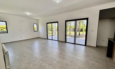 Casa en  Santa Elena, Pilar del este