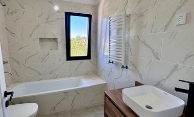 Casa en  Santa Elena, Pilar del este