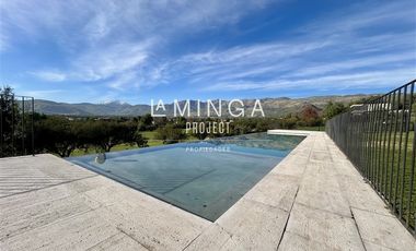 Casa en Arriendo en Hacienda de Chicureo