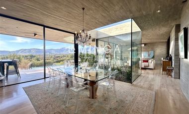 Casa en Arriendo en Hacienda de Chicureo