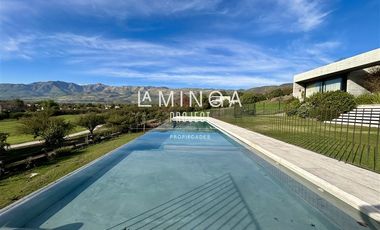 Casa en Arriendo en Hacienda de Chicureo