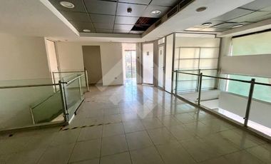 Local Comercial en Venta en Americo Vespucio y Del Inca