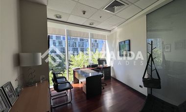 Oficina en Venta en Alonso de Córdova metro Manquehue