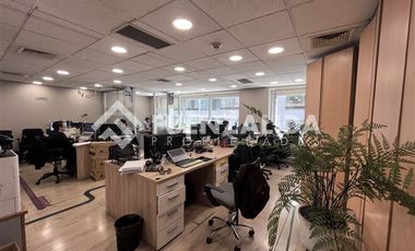 Oficina en Venta en Vitacura con Vespucio