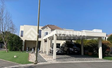 Casa en Venta en Condominio Barrio Laguna